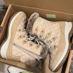 Eddie Bauer Women's Sterling Snow Boots - Cream